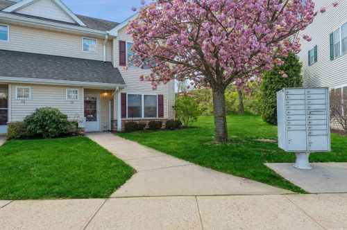 53 Morley Cir, Huntington Station, NY 11747-4825