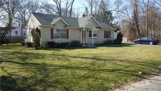 44 Henry Rd, South Setauket, NY 11720-2166