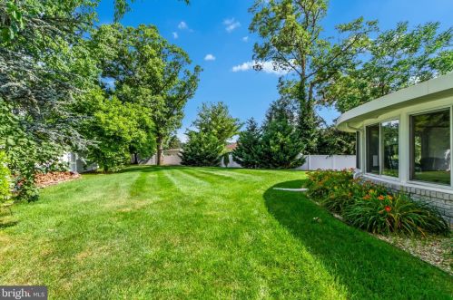 1014 Thomas Ave, Riverton NJ  08077-2321 exterior