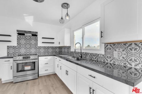 708 Weber Ave, Fresno CA  93728-2938 exterior