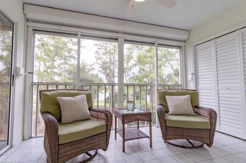 7320 Glenmoor Ln, Naples FL  34104-6748 exterior