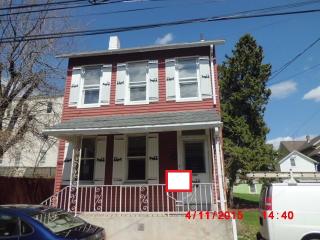 31 Railroad St, Catasauqua, PA 18032-1920