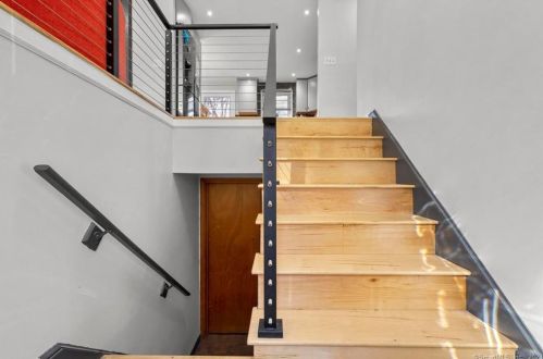 46 Linwood Dr, Bloomfield CT  06002-1717 exterior