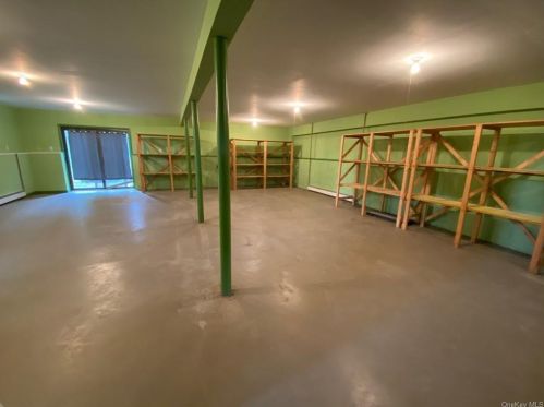 101 Shale Dr, Middletown NY  10940-7121 exterior