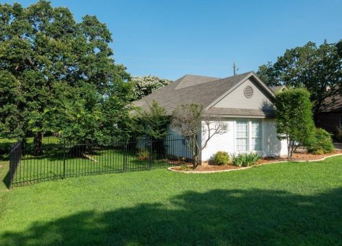 3006 Oakhurst St, Denton, TX 76210-8348