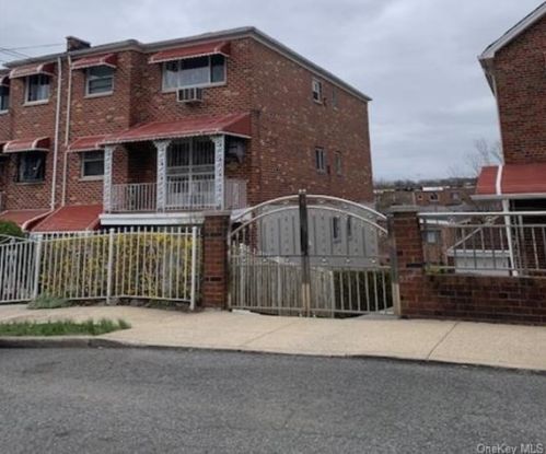 4035 Wilder Ave, Bronx, NY 10466-2328
