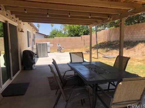 2845 Shalimar Pl, Riverside CA  92504-4315 exterior