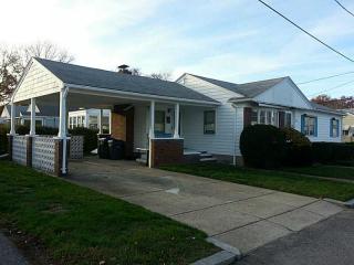 130 Lawn St, Providence, RI 02908-4057