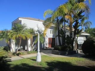 16940 Lake Knoll Pkwy, Riverside, CA 92503-6566