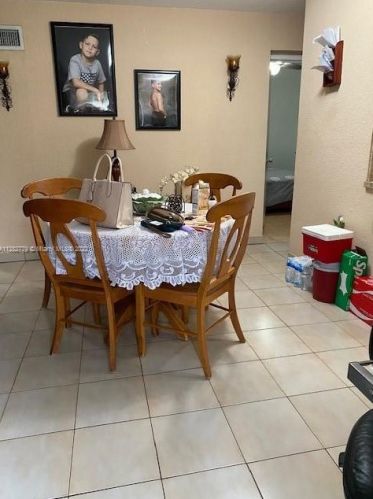 874 70th Pl, Hialeah FL  33014-5220 exterior