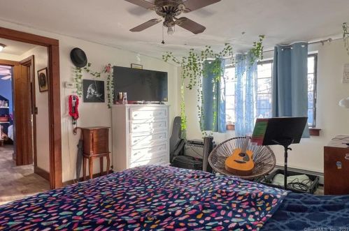 82 Chambers St, Manchester CT  06042-2912 exterior