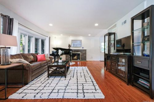 25 Doris Dr, Scarsdale, NY 10583-2711