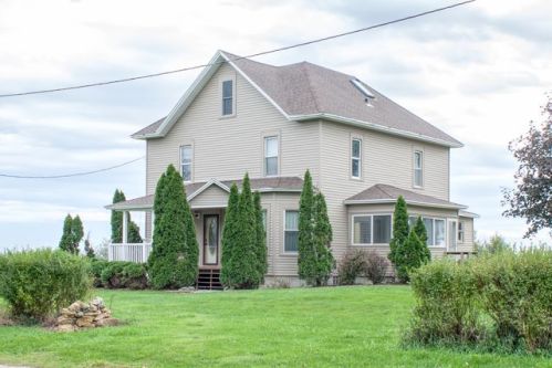 210 4th St, Pitzer, IA 50072-1084
