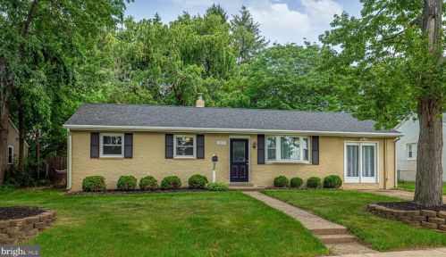 2231 Henlopen Ave, Wilmington, DE 19804-3621