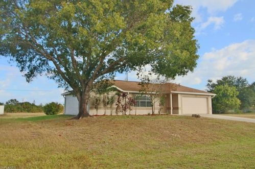 1709 26th Ter, Cape Coral, FL 33904-3296