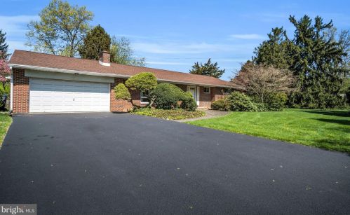 26 Circle Dr, Carlisle, PA 17015-8895