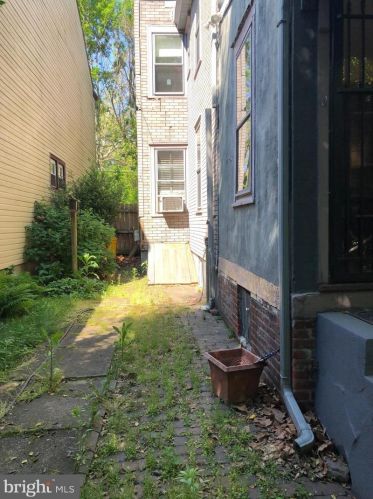 674 Lamberton St, Trenton NJ  08611-2912 exterior