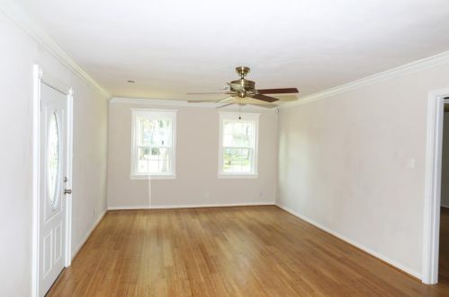 5235 Mimosa Dr, Bellaire, TX 77401-4839