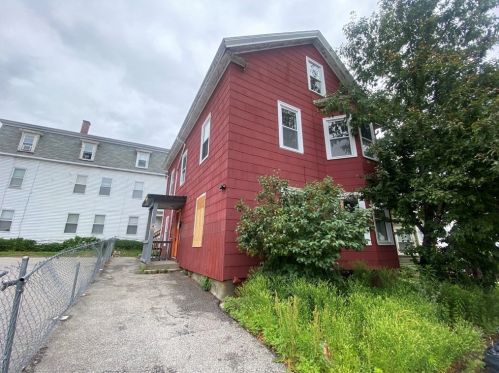 1 Goulding St, Worcester, MA 01609-2609