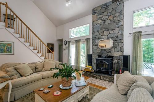 21 Brynmoor Ct, Goshen, CT 06756-2135