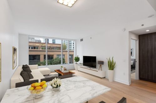 201 Folsom St, San Francisco CA  94105-2007 exterior