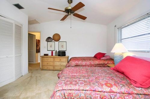 1666 Middle Gulf Dr, Sanibel FL  33957-6307 exterior