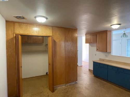 3539 Joaquin Miller Rd, Oakland CA  94602-2649 exterior