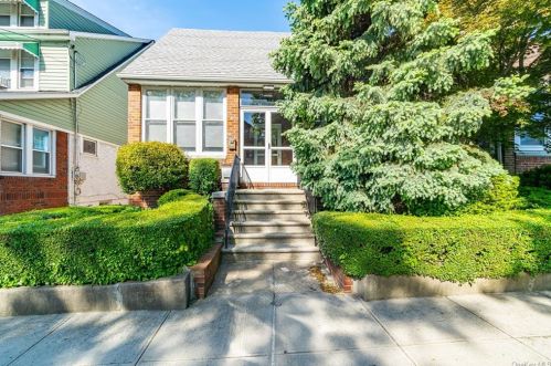 3957 Seton Ave, Bronx, NY 10466-2429
