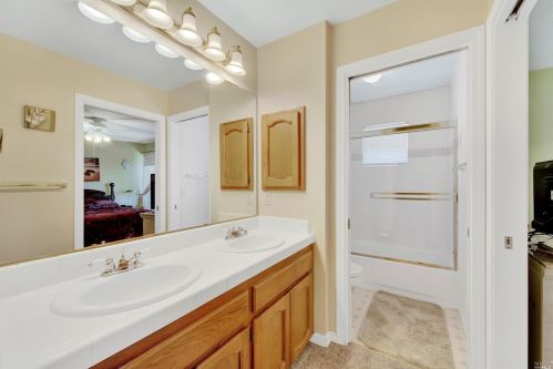 272 Sparrow St, Vacaville CA  95687-7225 exterior