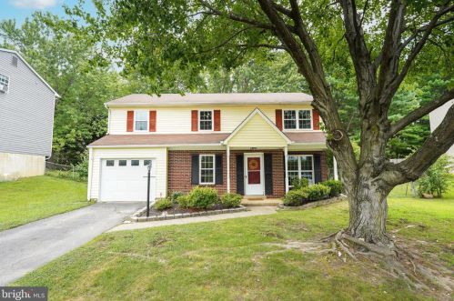 13439 Princedale Dr, Woodbridge VA  22193-3911 exterior