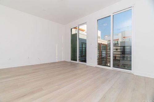 241 Elm Ave, Long Beach CA 90807-3403 exterior