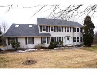2 Lexington Dr, Brookfield Center, CT 06804-3703