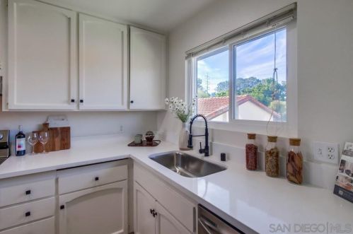 1874 Forestdale Dr, Encinitas CA  92024-4214 exterior