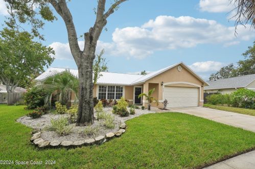 2321 Appalachian Dr, Melbourne, FL 32935-3388