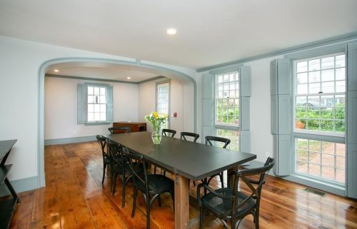 56 Pelham St, Middletown RI  02840-3114 exterior