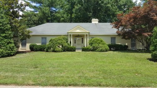 403 Edinburgh Pl, Louisville, KY 40222-5327