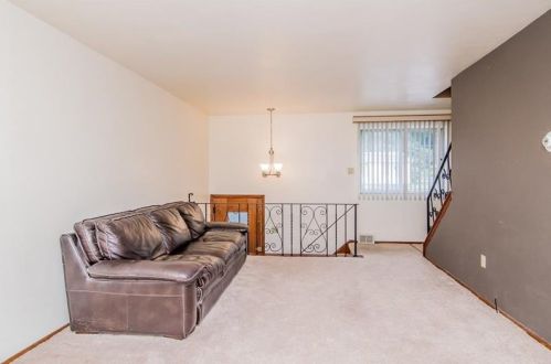 247 Golden Gate Dr, Verona, PA 15147-2607