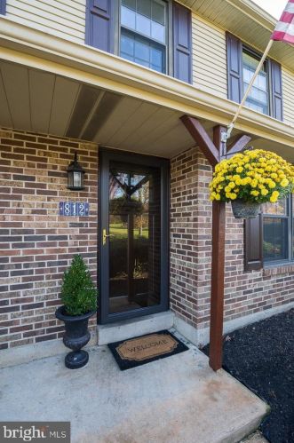 812 Bezel Rd, Wilmington, DE 19803-4824