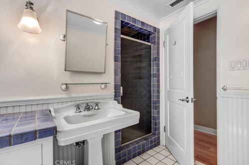 11805 Hartsook St, North Hollywood CA  91607-3215 exterior