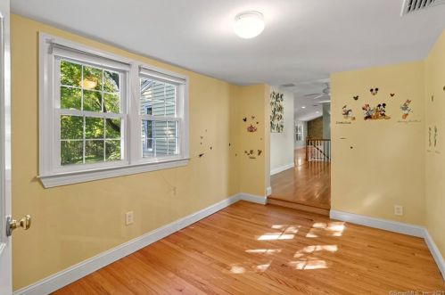 1 Barn Hill Rd, Bloomfield CT  06002-1218 exterior