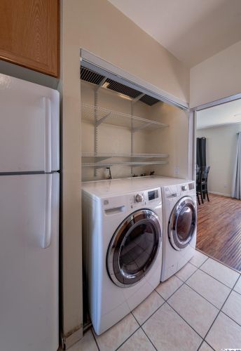 17536 Saticoy St, Van Nuys CA 91406-2333 exterior