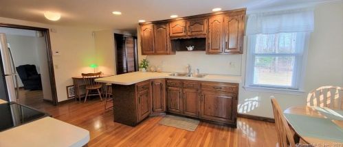 25 North St, Waterbury, CT 06716-1317