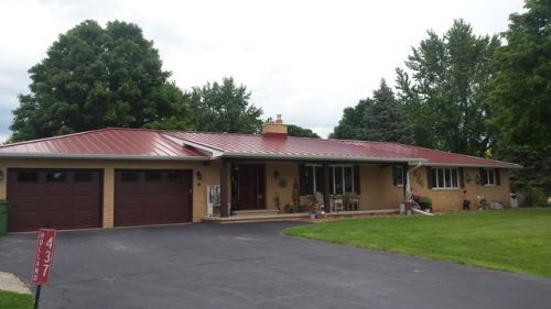 437 Vandeloo St, Kaukauna, WI 54130-8961