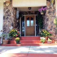 2552 Hutchison St, Vista, CA 92084-1708
