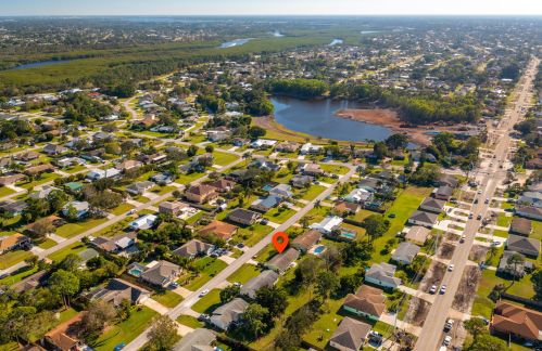 1642 Mistletoe St, Fort Pierce, FL 34983-4027