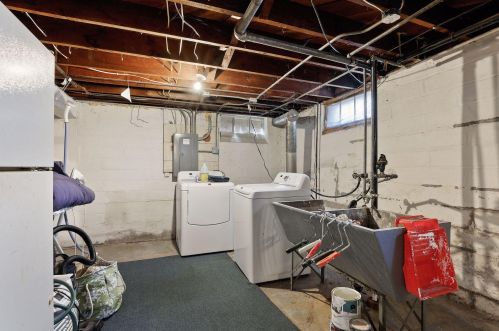 100 Hatch Ave, Saint Paul MN 55103-1329 exterior