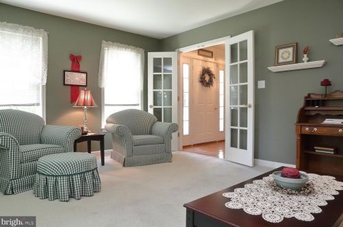 270 Vintage Rd, Lapark, PA 17562-9740