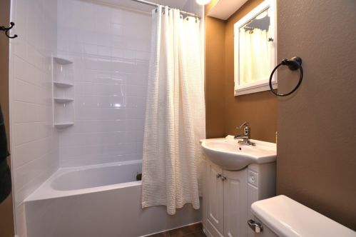 4145 92, Milwaukee WI 53228-2131 exterior