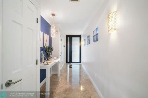 8288 Dundee Ter, Hialeah FL  33016-1405 exterior