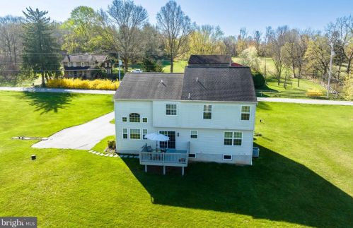 2015 School Rd, Pottstown PA  19465-8849 exterior